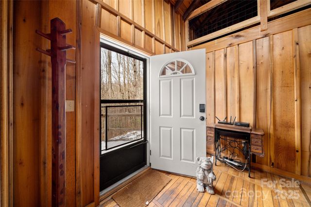 210 Bear Pen Road, Burnsville, NC 28714