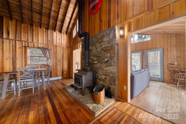 210 Bear Pen Road, Burnsville, NC 28714