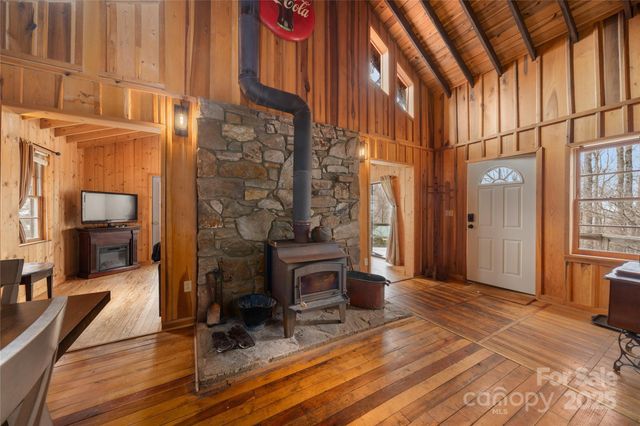 210 Bear Pen Road, Burnsville, NC 28714