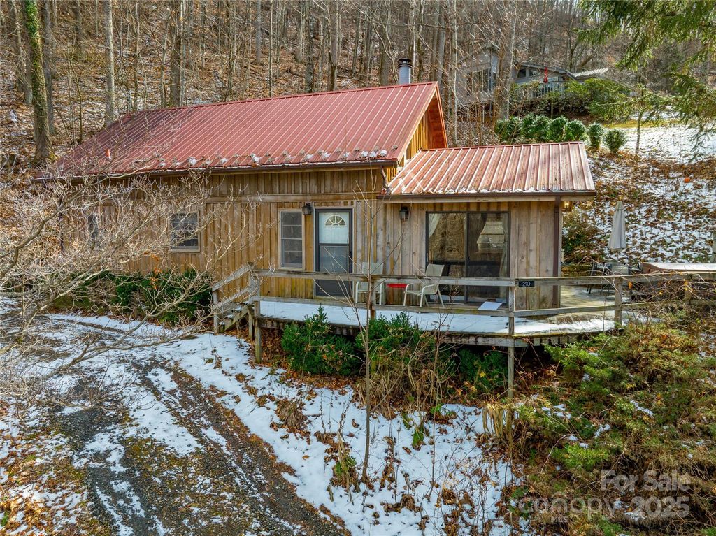 210 Bear Pen Road, Burnsville, NC 28714