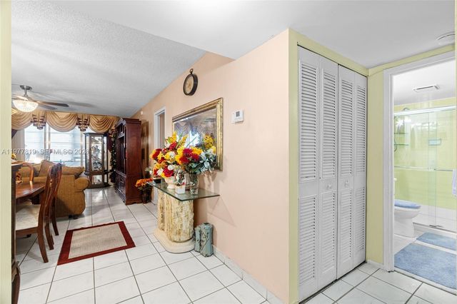 2998 NW 48th Ter 420, Lauderdale Lakes, FL 33313