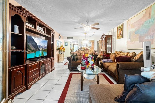 2998 NW 48th Ter 420, Lauderdale Lakes, FL 33313