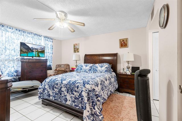 2998 NW 48th Ter 420, Lauderdale Lakes, FL 33313