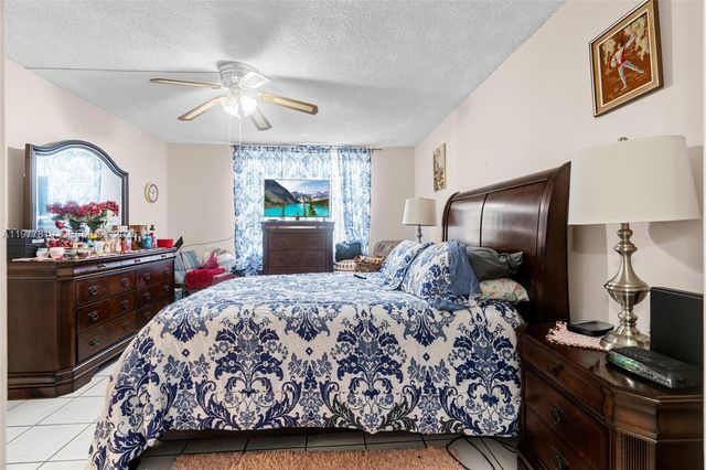 2998 NW 48th Ter 420, Lauderdale Lakes, FL 33313