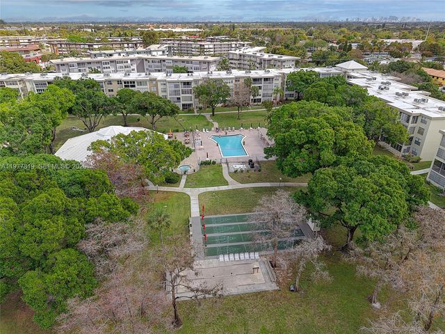 2998 NW 48th Ter 420, Lauderdale Lakes, FL 33313