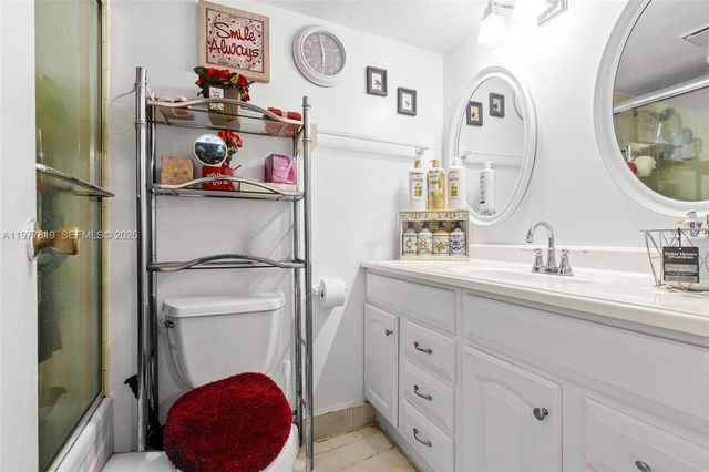 2998 NW 48th Ter 420, Lauderdale Lakes, FL 33313