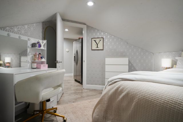 712 Main Street, Hyannis, MA 02601