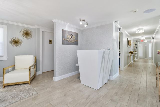 712 Main Street, Hyannis, MA 02601