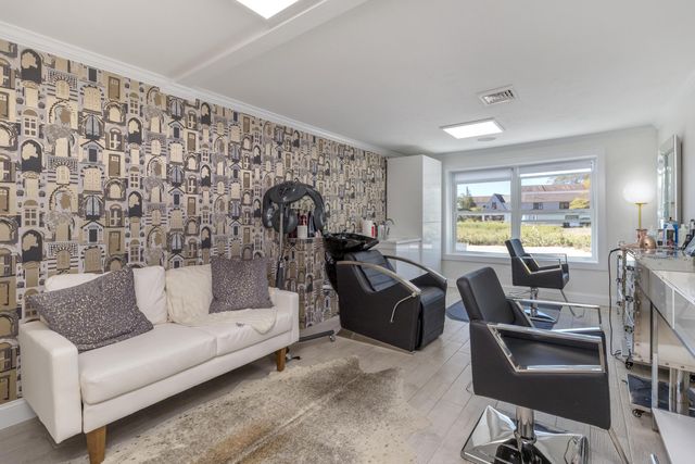 712 Main Street, Hyannis, MA 02601
