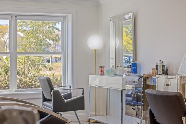 712 Main Street, Hyannis, MA 02601