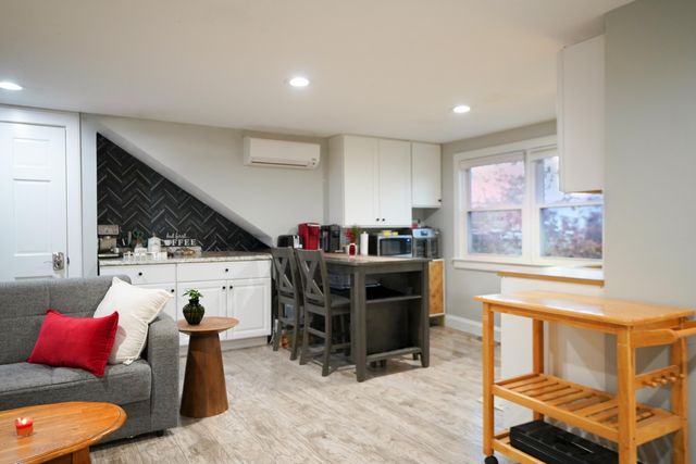 712 Main Street, Hyannis, MA 02601
