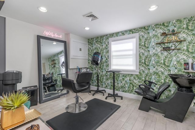 712 Main Street, Hyannis, MA 02601