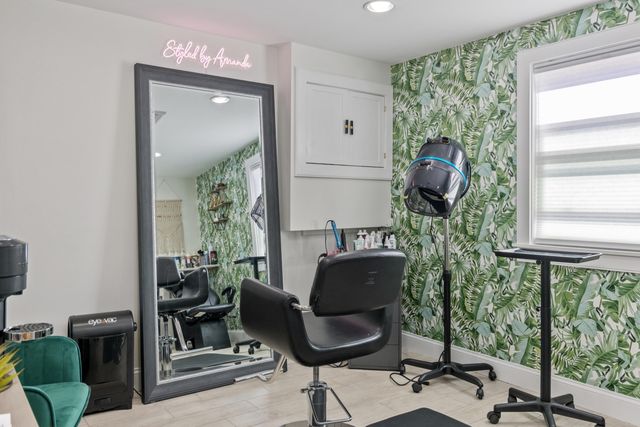 712 Main Street, Hyannis, MA 02601