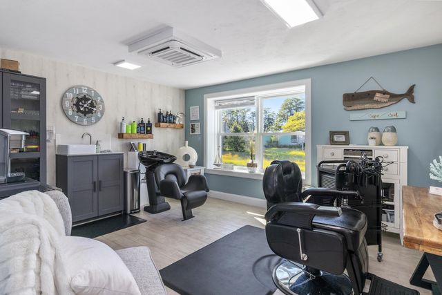 712 Main Street, Hyannis, MA 02601