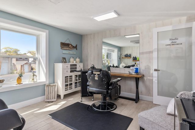 712 Main Street, Hyannis, MA 02601