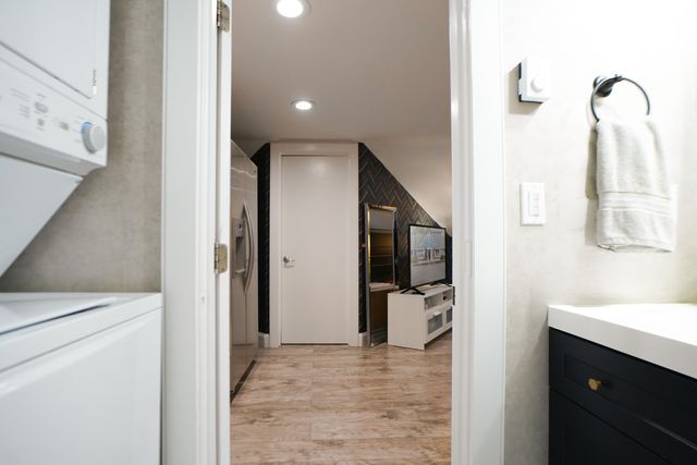 712 Main Street, Hyannis, MA 02601