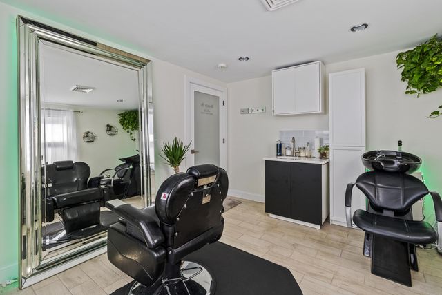 712 Main Street, Hyannis, MA 02601