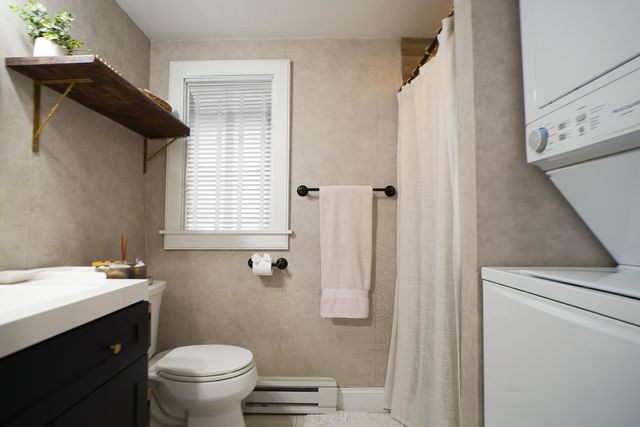 712 Main Street, Hyannis, MA 02601