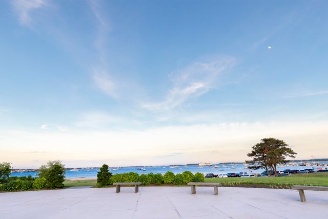 712 Main Street, Hyannis, MA 02601