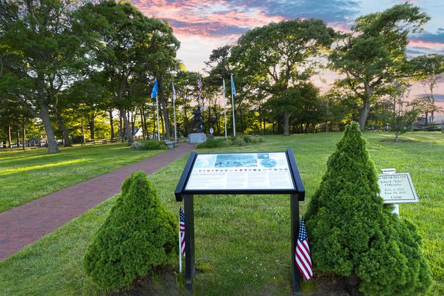 712 Main Street, Hyannis, MA 02601
