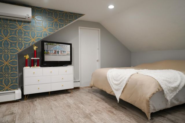 712 Main Street, Hyannis, MA 02601