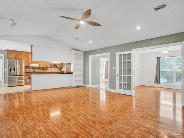 1009 Fleming Dr, Pensacola, FL 32514
