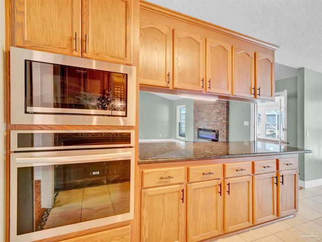 1009 Fleming Dr, Pensacola, FL 32514