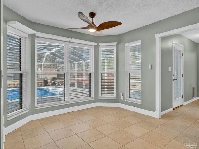 1009 Fleming Dr, Pensacola, FL 32514