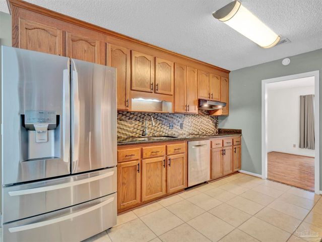 1009 Fleming Dr, Pensacola, FL 32514