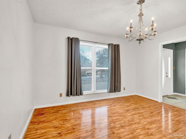 1009 Fleming Dr, Pensacola, FL 32514