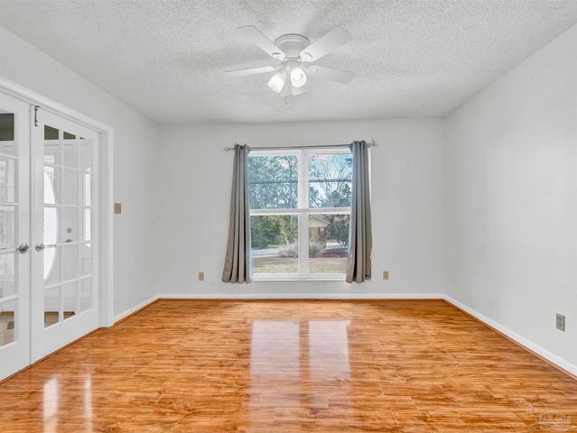 1009 Fleming Dr, Pensacola, FL 32514