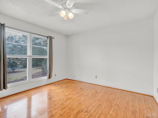 1009 Fleming Dr, Pensacola, FL 32514