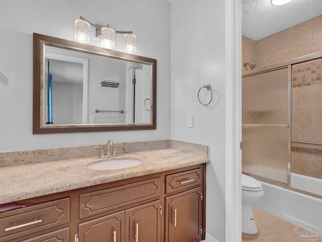 1009 Fleming Dr, Pensacola, FL 32514