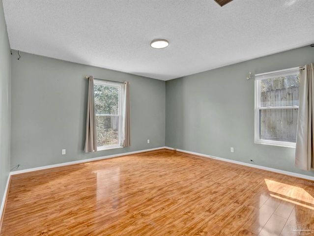 1009 Fleming Dr, Pensacola, FL 32514