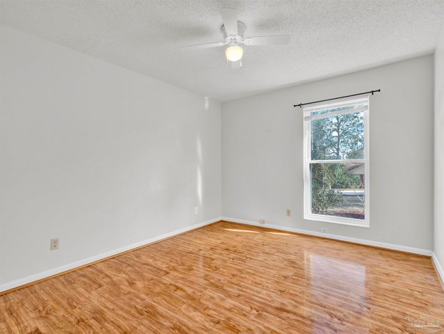 1009 Fleming Dr, Pensacola, FL 32514