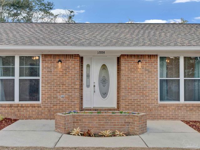 1009 Fleming Dr, Pensacola, FL 32514