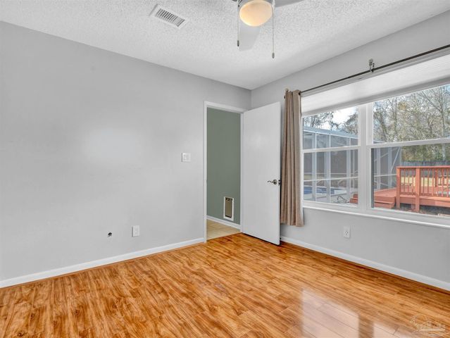 1009 Fleming Dr, Pensacola, FL 32514