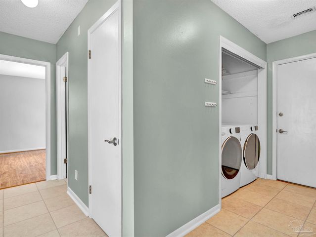 1009 Fleming Dr, Pensacola, FL 32514