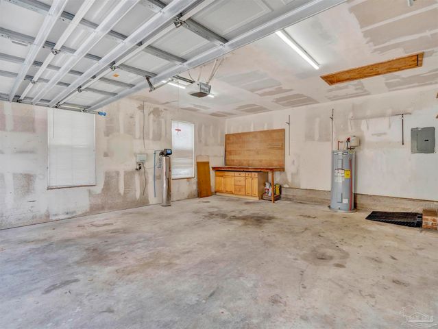 1009 Fleming Dr, Pensacola, FL 32514