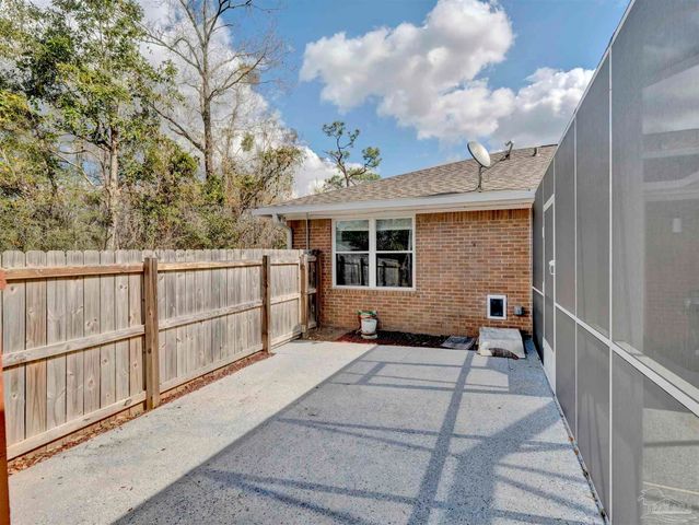 1009 Fleming Dr, Pensacola, FL 32514