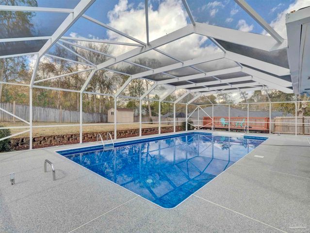 1009 Fleming Dr, Pensacola, FL 32514