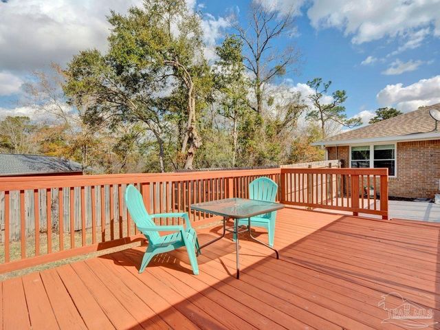 1009 Fleming Dr, Pensacola, FL 32514