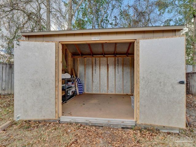 1009 Fleming Dr, Pensacola, FL 32514