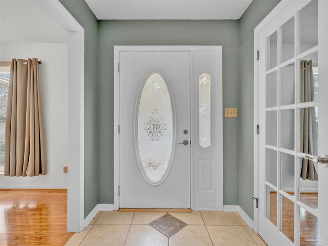 1009 Fleming Dr, Pensacola, FL 32514