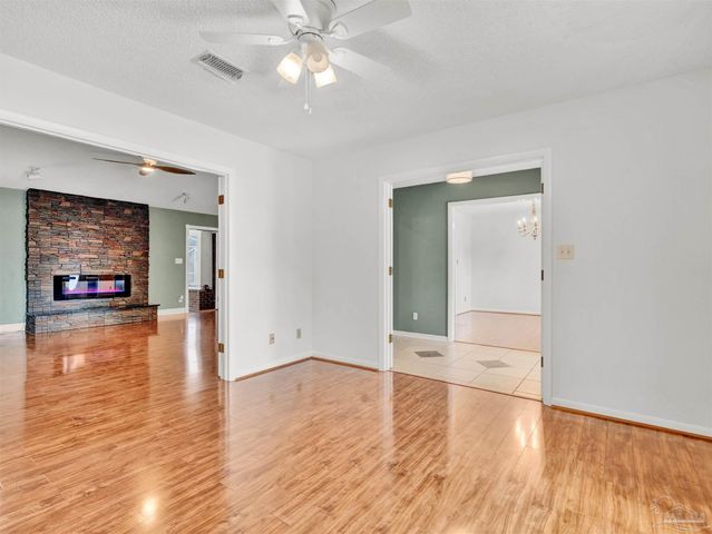 1009 Fleming Dr, Pensacola, FL 32514