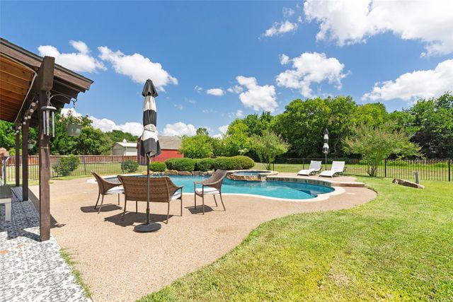 2305 Silver Maple Drive, St Paul, TX 75098
