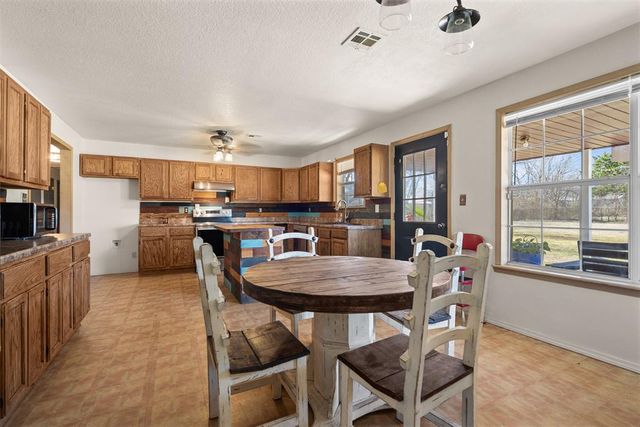 1820 W 14th Street, Sulphur, OK 73086