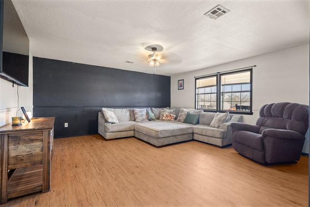 1820 W 14th Street, Sulphur, OK 73086