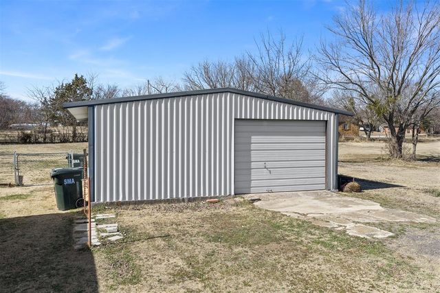 1820 W 14th Street, Sulphur, OK 73086