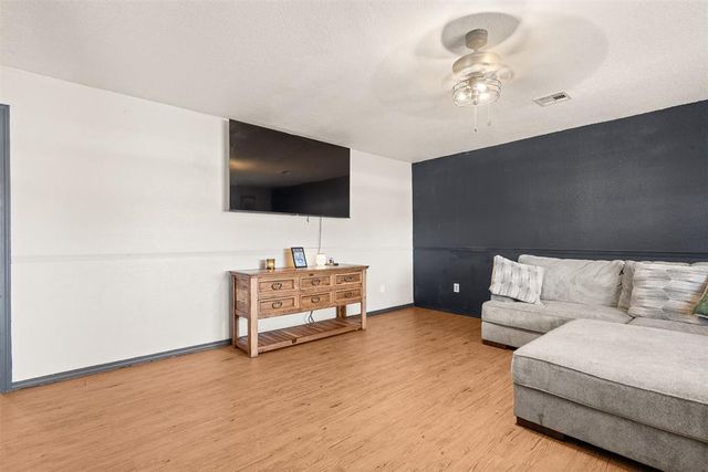 1820 W 14th Street, Sulphur, OK 73086